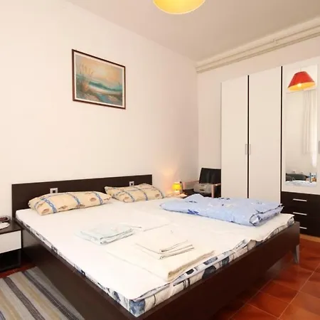 With A Parking Space - Pobri, - 7851 Apartament