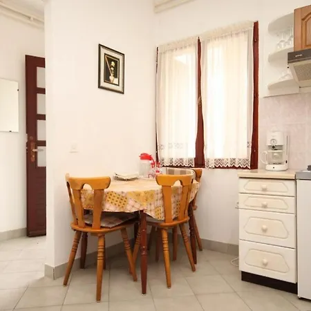 Apartamento With A Parking Space - Pobri, - 7851 *