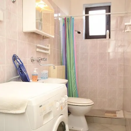 With A Parking Space - Pobri, - 7851 אופטיה